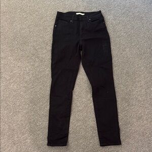 Levi’s High Rise Black Skinny Jeans Size 30